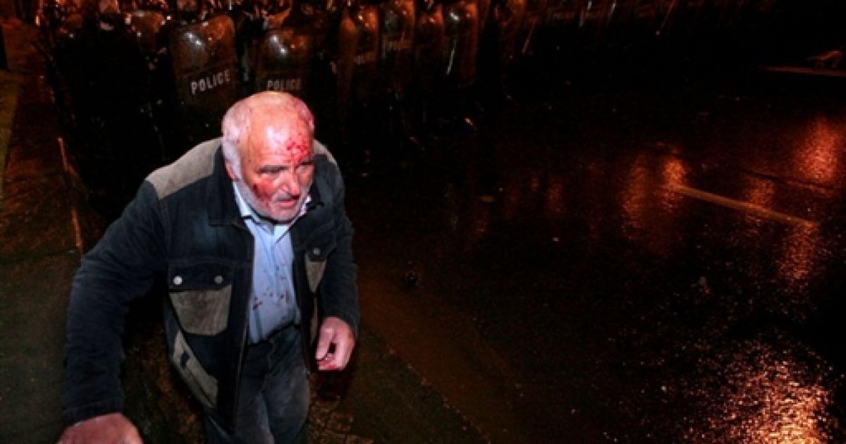 Кривавий розгон мітингу опозиції в тбілісі