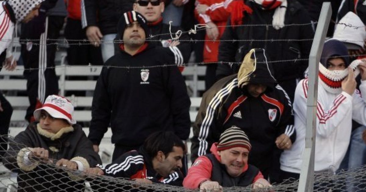 В Аргентині футбольні фанати спровокували масові безлади / © The Huffington Post