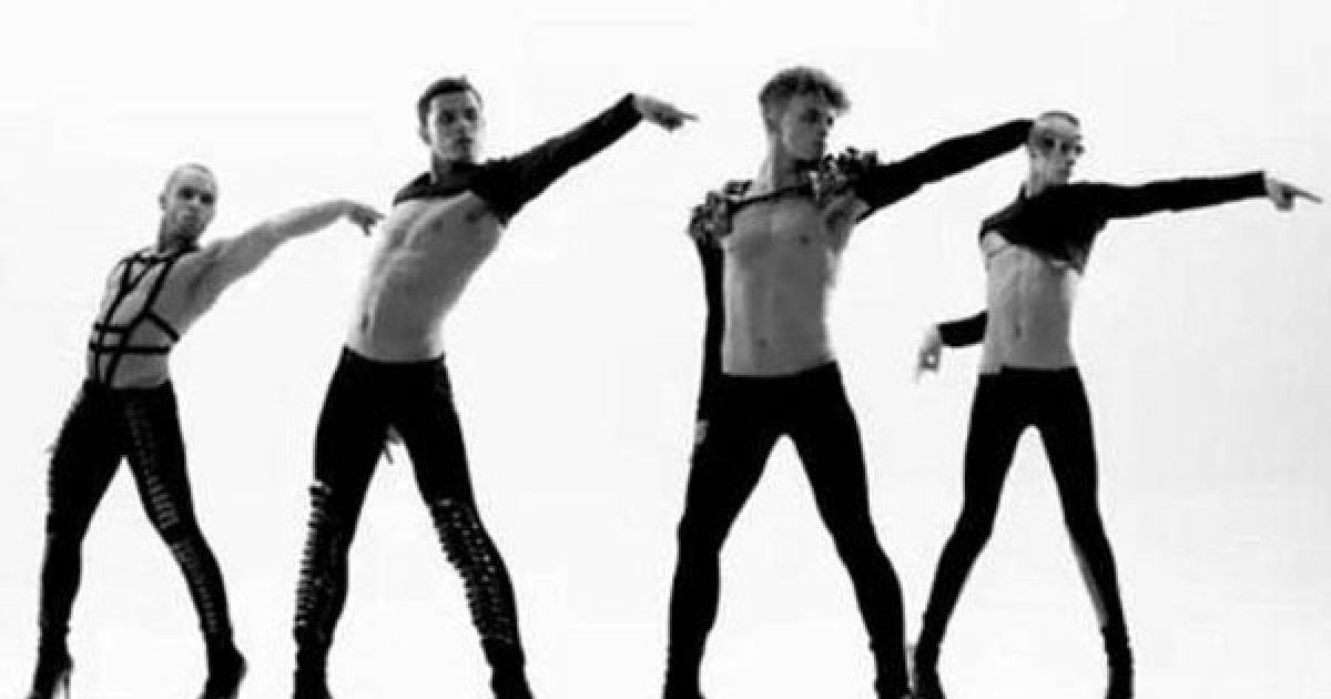 Сексапільний чоловічий гурт Kazaky, кліпи якого в Інтернеті подивились 4 млн осіб, їдуть до США та Європи. / © kazaky.net