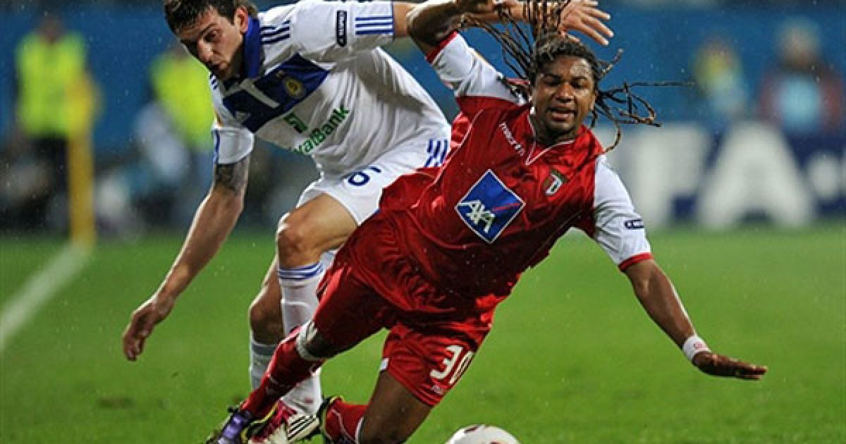 Горан Попов і Алан ведуть боротбу за м&rsquo;яч