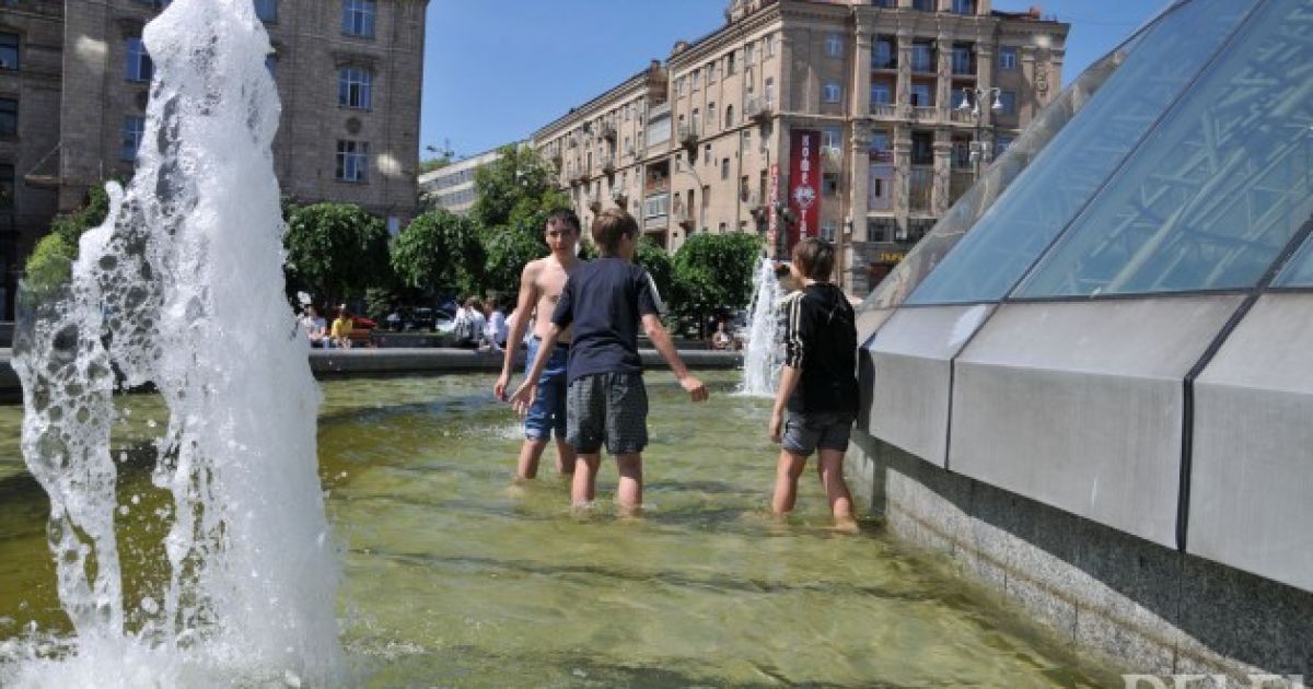 Останній дзвоник в Україні / © Delfi