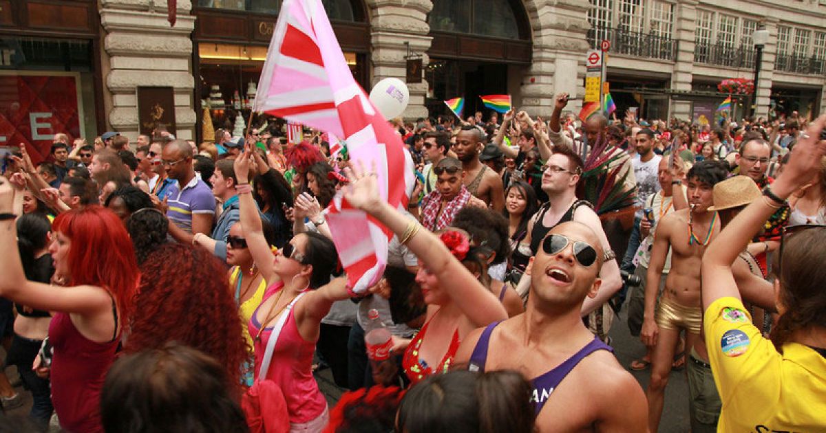 Щорічний гей-парад "Gay Pride 2011" в Лондоні зібрав більше мільйона глядачів. / © LJ moscowlondon