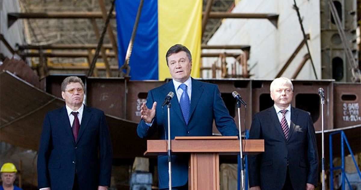 "Ми сьогодні закладаємо майбутнє наступних поколінь", - сказав Віктор Янукович. / © President.gov.ua