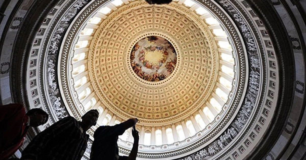 США, Вашингтон. Пішохідна екскурсія у ротонді Капітолія у Вашингтоні, округ Колумбія. / © AFP