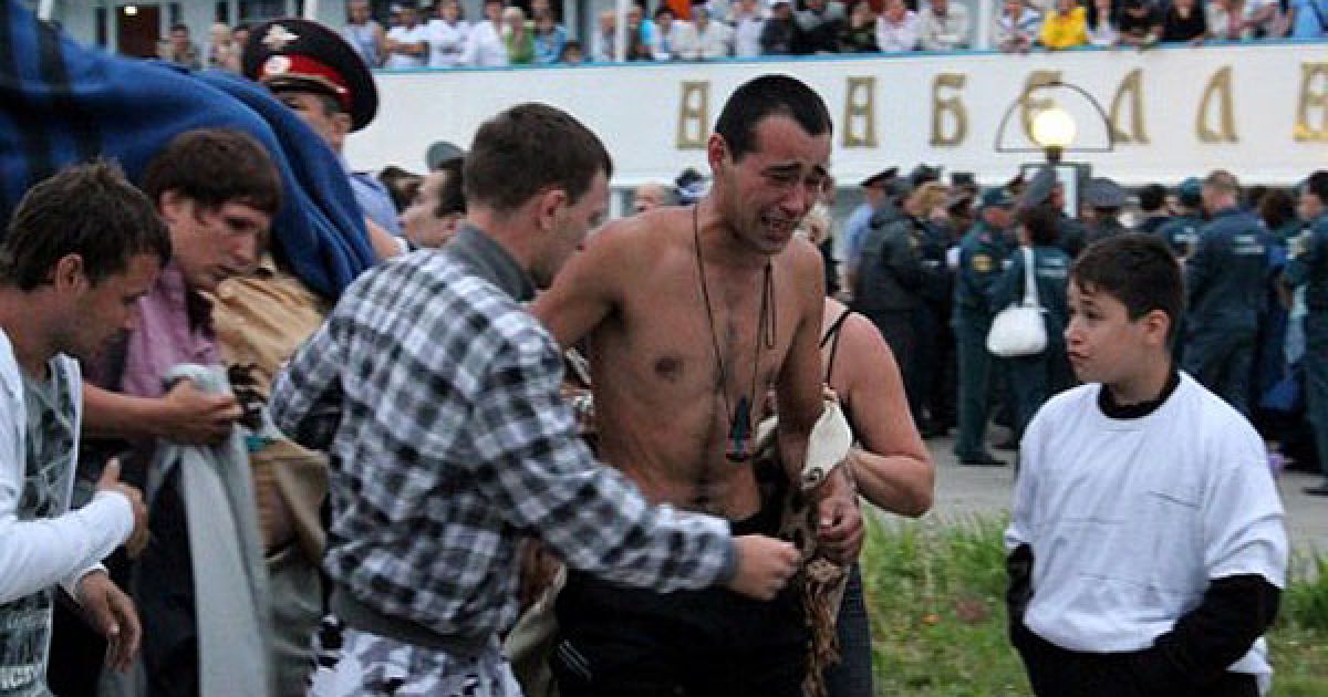 У зв&#039;язку з катастрофою прогулянкового теплохода "Булгарія" 12 липня в Росії оголошено Днем жалоби. / © AFP