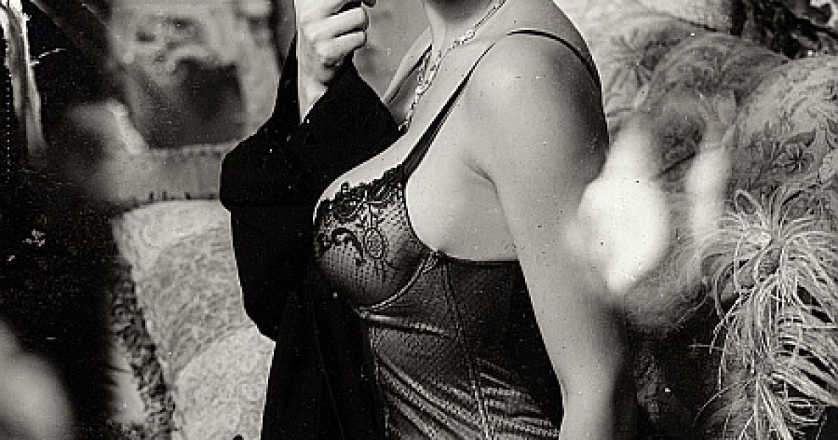 Фильмдегі жалаңаш Ольга Кабо