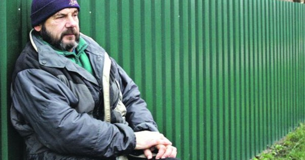 "Смуглянка" пив і майстрував труни