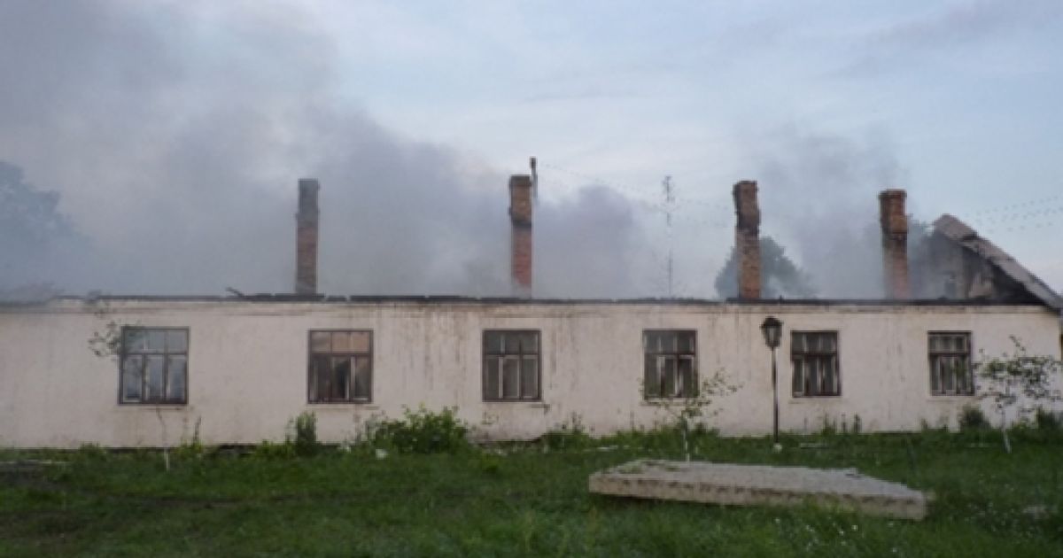 В Рівненській області 16 осіб трагічно загинули під час пожежі, яка сталась у центрі для літніх людей в селі Біле. / © ZAXID.NET