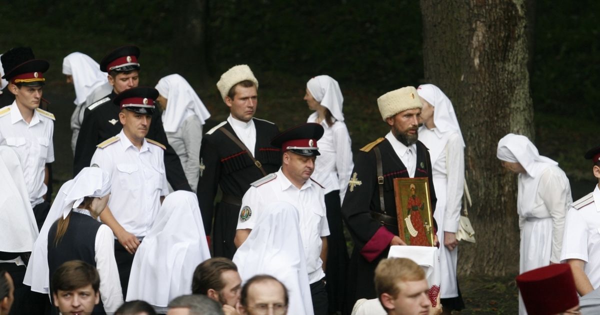 Глава Російської православної церкви патріарх Кирило провів молебень на Володимирській гірці в Києві.