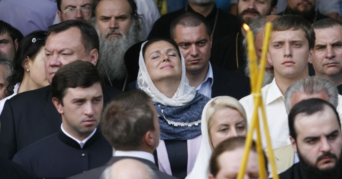 Глава Російської православної церкви патріарх Кирило провів молебень на Володимирській гірці в Києві.