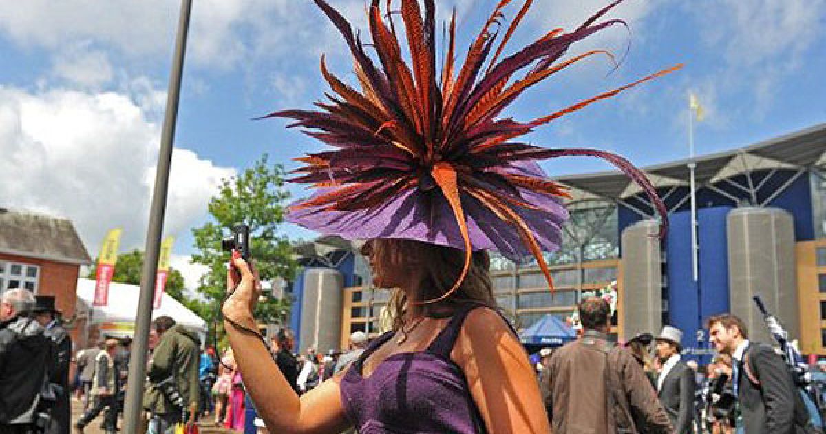 Щорічні королівські перегони Royal Ascot традиційно є святом модних капелюшків.