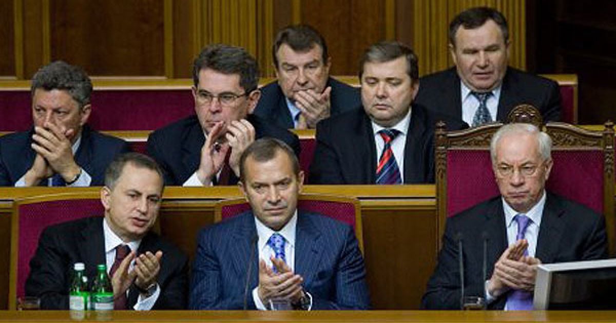 Послухати президента до сесійної зали парламенту прийшли прем&#039;єр-міністр Микола Азаров, члени уряду та інші високопосадовці. / © УНІАН