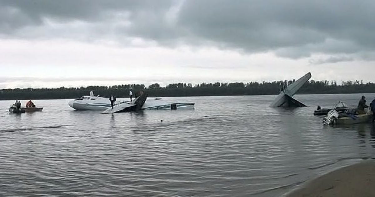 Кількість жертв аварійної посадки літака Ан-24 у Томській області Росії становить 7 людей. / © Вести