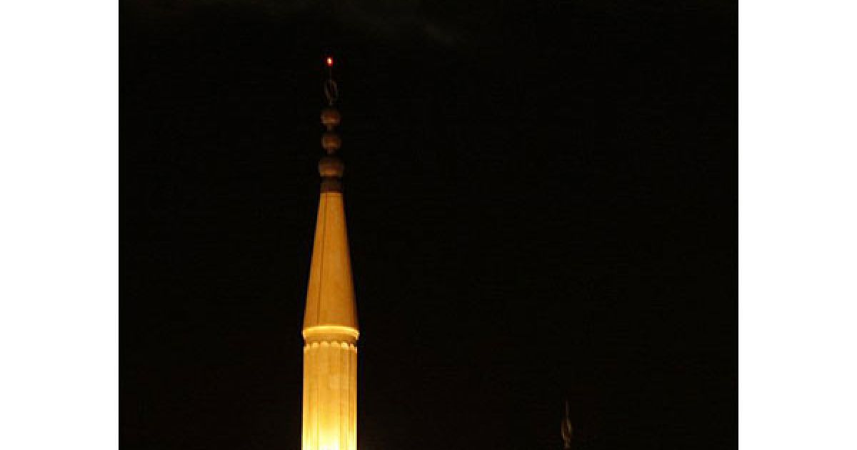 Перше повне місячне затемнення 2011 року стало рекордним, найдовшим за майже 11 років - Місяць був повністю закритий тінню близько 100 хвилин. / © AFP