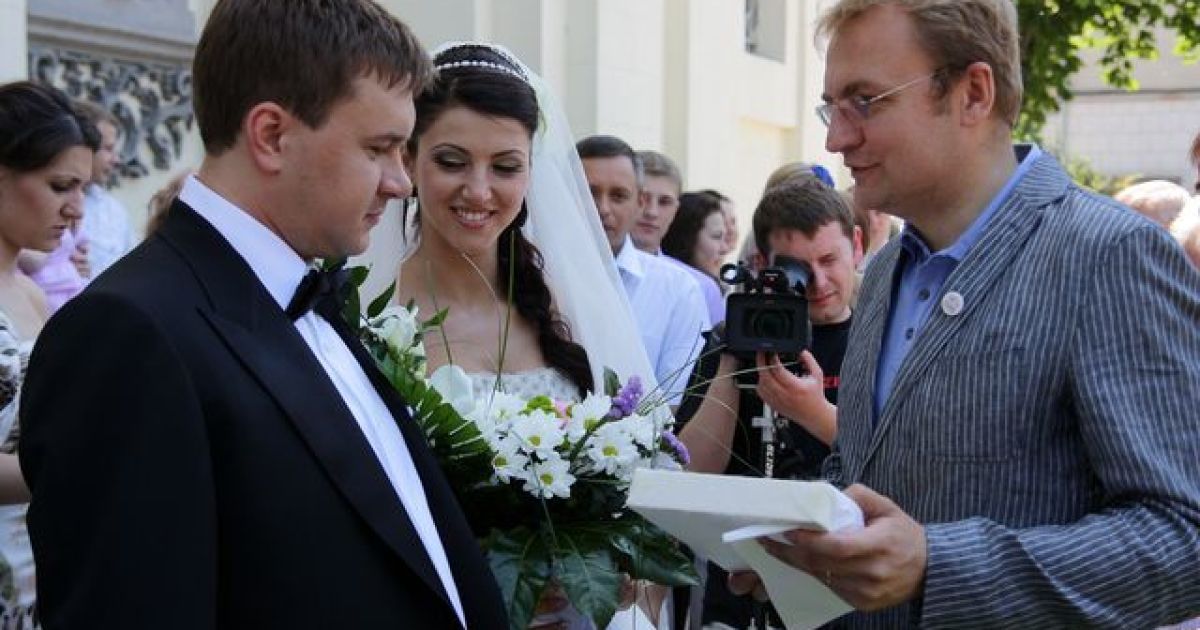 У Тернополі одружився син губернатора Львівщини Віталій Цимбалюк. / © Погляд