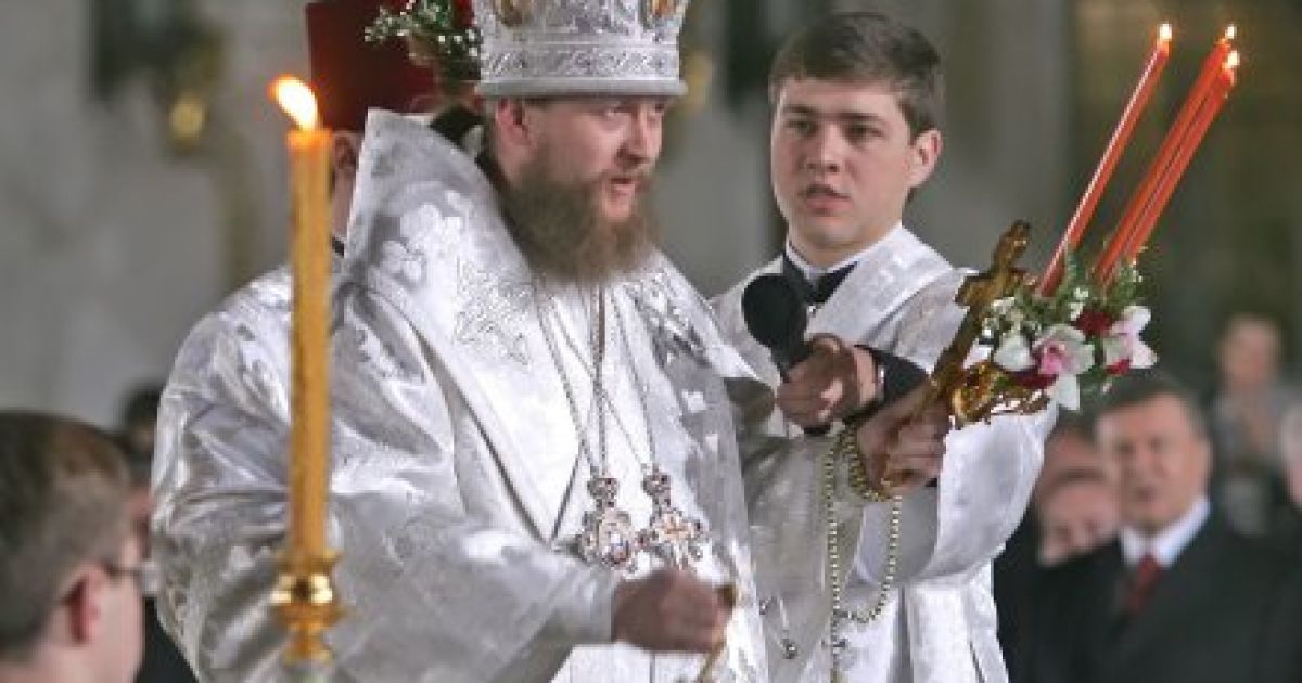 Президент Віктор Янукович взяв участь у святковому Великодньому богослужінні у Свято-Успенській Києво-Печерській лаврі / © УНІАН