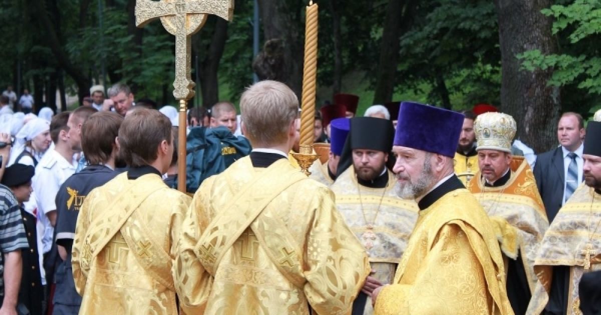 Глава Російської православної церкви патріарх Кирило провів молебень на Володимирській гірці в Києві. / © Газета.ua