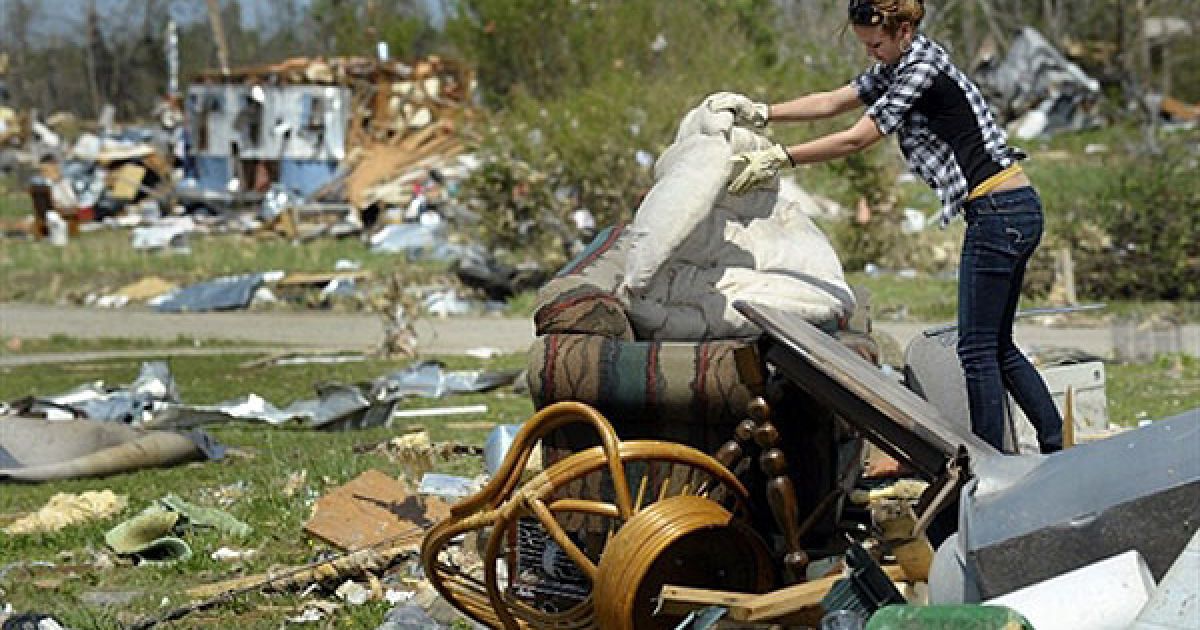 На півдні США лютують більше 200 торнадо, жертвами яких вже стали півсотні людей / © AFP