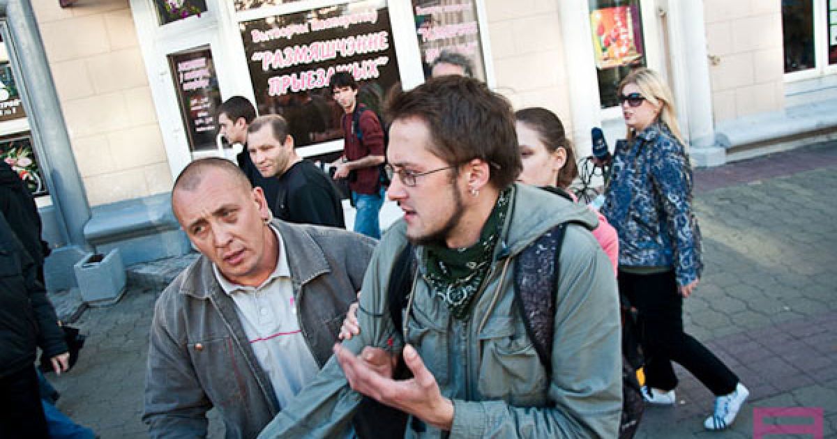 На вулицях і площах спостерігається велике скупчення співробітників міліції, багато людей у ​​цивільному з раціями. / © Euroradio