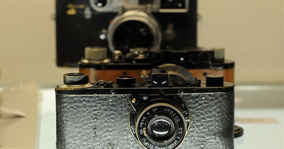 Австрія, Відень. Сьома камера з "нульової" серії Leica виставлена на аукціоні West Licht Photographica у Відні. Всього було випущено 25 подібних камер для тестування ринку в 1923 році, за два роки до комерційного впровадження компанії Leica. Камеру продали за 1,57 млн дол США. / © AFP
