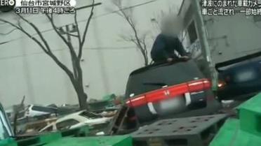 Под завалами в Японии нашли уникальное видео из эпицентра цунами