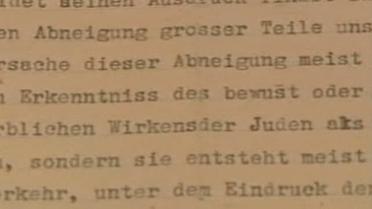 В Нью-Йорке показали первое письмо Гитлера о Холокосте