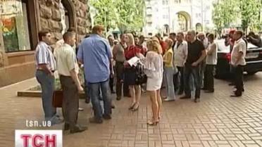 Тысячи безработных и миллионные убытки