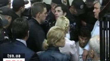 В Печерском суде произошла стычка между депутатами и милицией