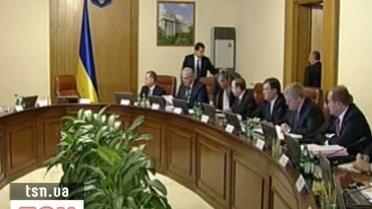 Азаров прервал заседание правительства из-за звонка Януковича