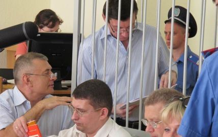 Прокурори запевняють, що справа Луценка не розвалюється