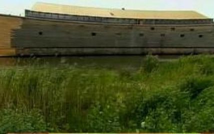 Нідерландець будує точну копію Ноєвого ковчега на випадок потопу (відео)