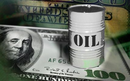 Через месяц-два нефть настолько подешевеет, что экономика России начнет "трещать по швам"