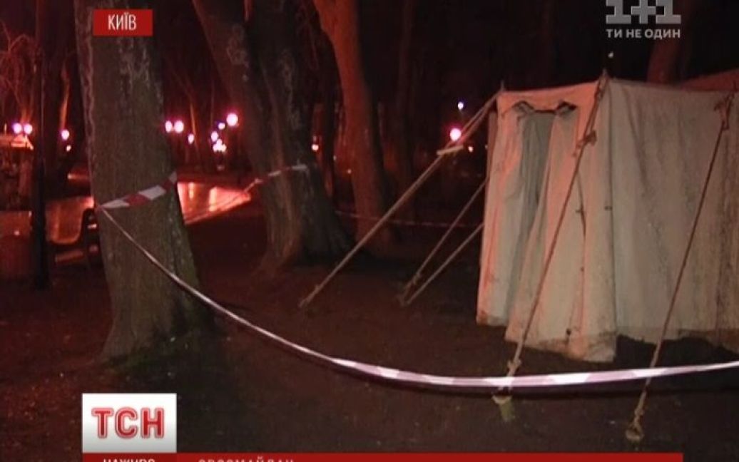 Уже установлено несколько палаток / © euronews.com