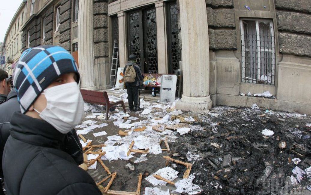 Активисты захватили львовскую прокуратуру / © The Enquirer