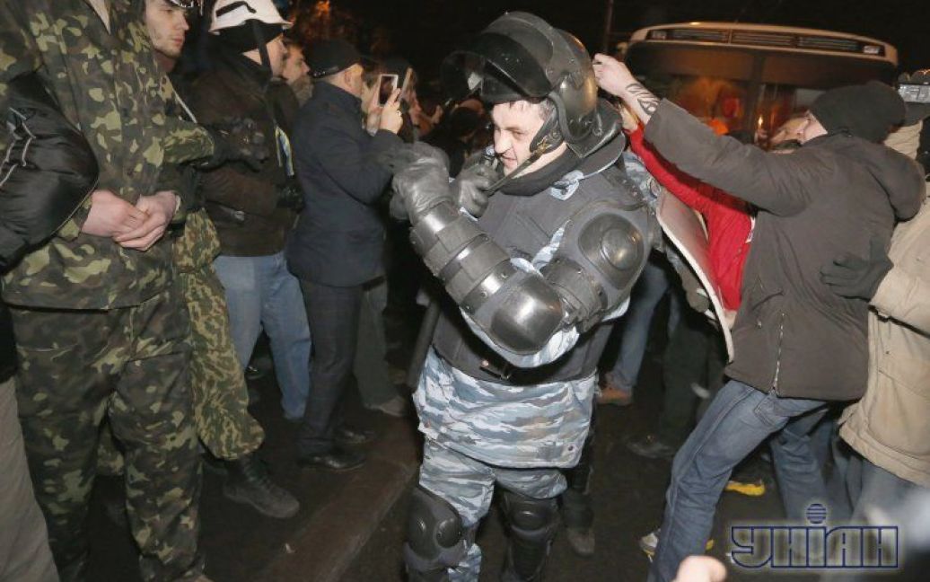 Столкновения активистов и "Беркута" / © УНІАН