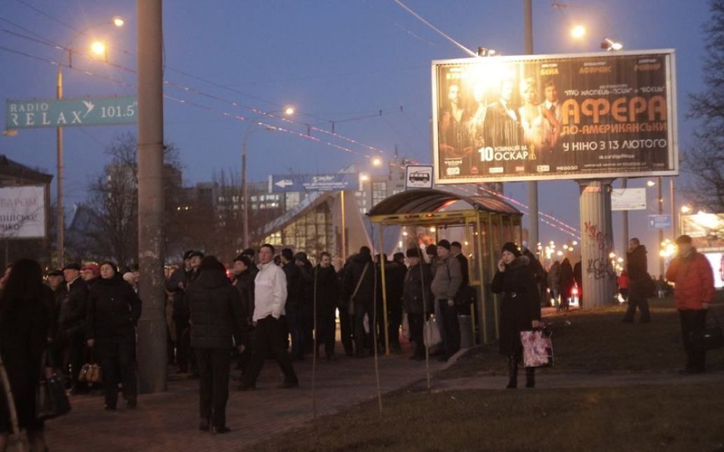 В Києві ажіотаж на маршрутки через зупинку метро / © Facebook/aleksandr.shatov