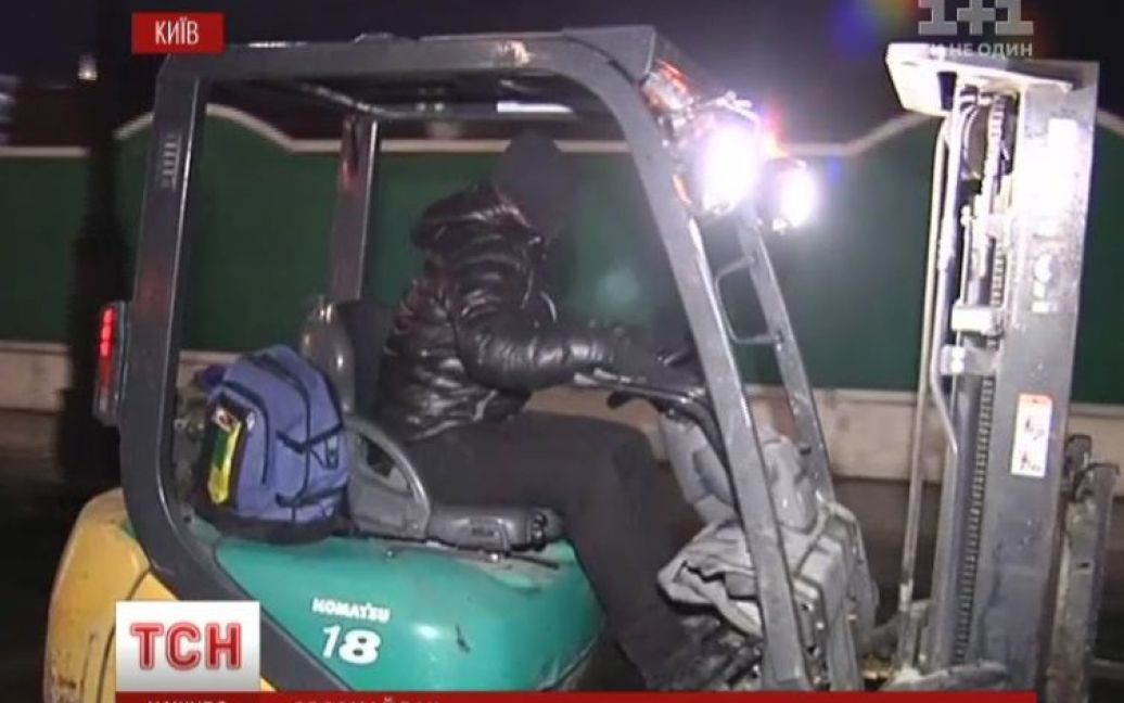 Антимайдан в Мариинском парке снова "оживает" / © euronews.com