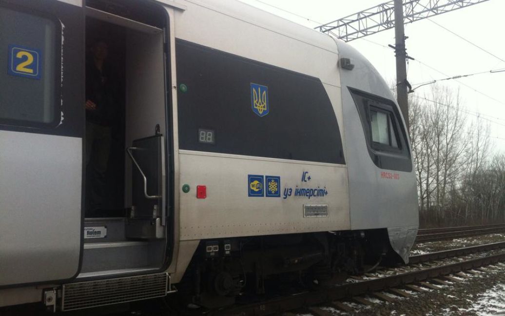 Hyundai не доехал до Киева 40 километров и сломался / © facebook.com/Костя Беглов