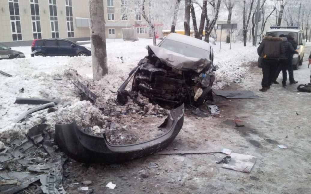 Разбитая машина Майкона / © 62.ua