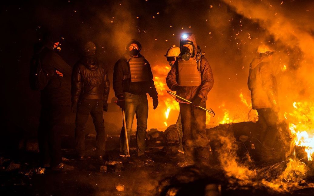 Активна вогняна ніч на Грушевського та Інститутській / © Илья Варламов/zyalt.livejournal.com/