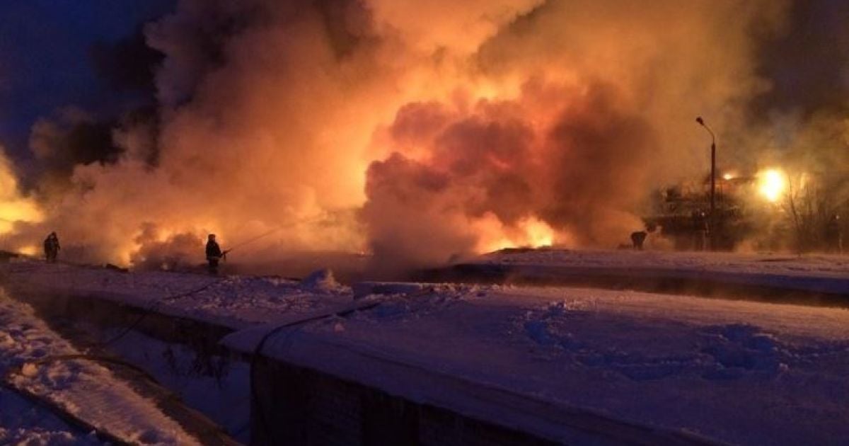В Кірові палаючі цистерни з газом погасили через добу