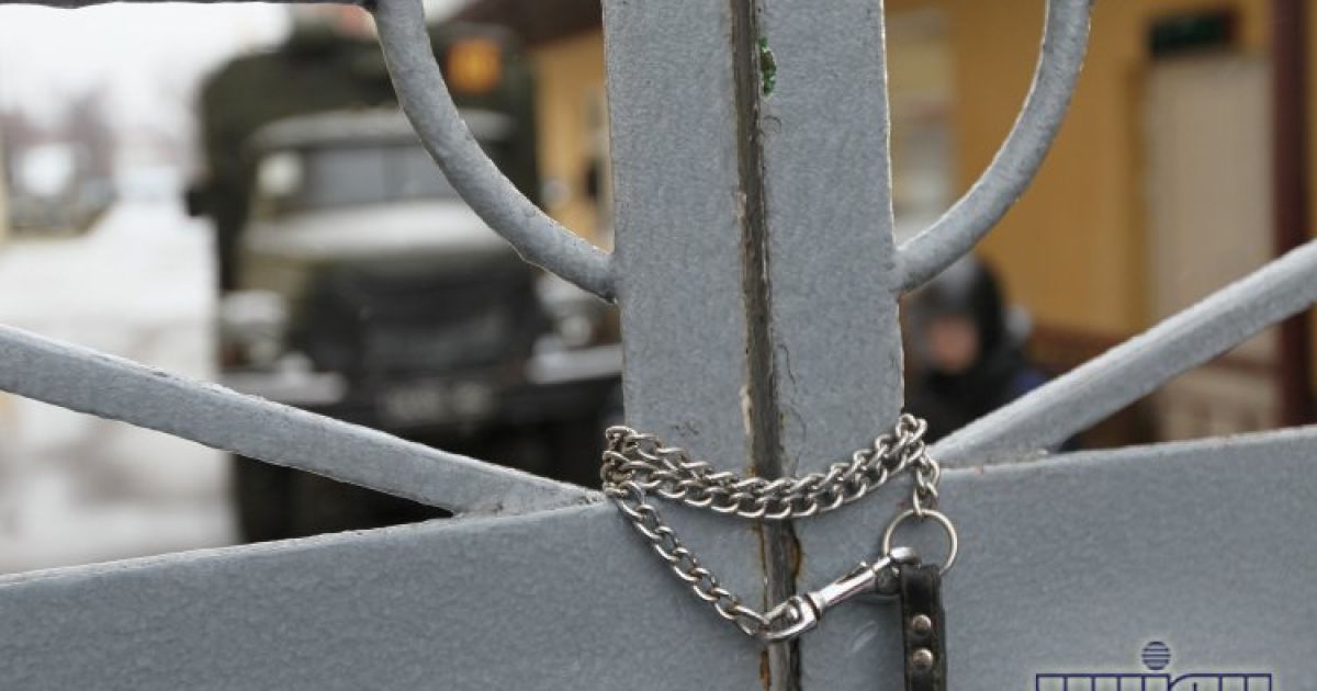 Активісти блокують бази "Беркуту" та внутрішніх військ / © УНІАН