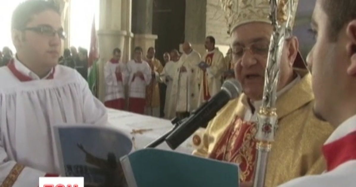 Біля місця хрещення Ісуса католики зібралися на богослужіння