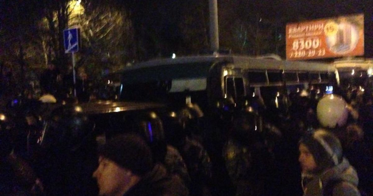 Протистояння "Беркуту" та активістів Євромайдану. Фото Григорія Жигалова / © ТСН.ua