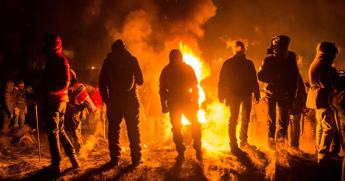 На Грушевсього снова разожгли 10 костров