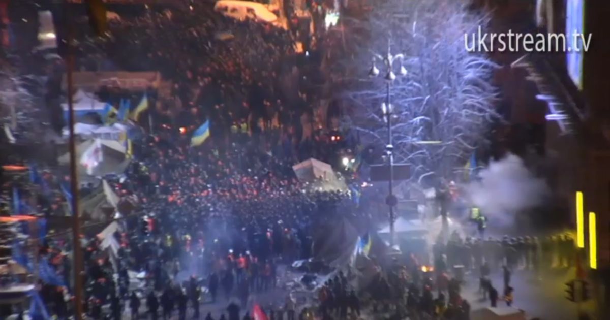Атаку "Беркуту" біля Будинку профспілок зупинили