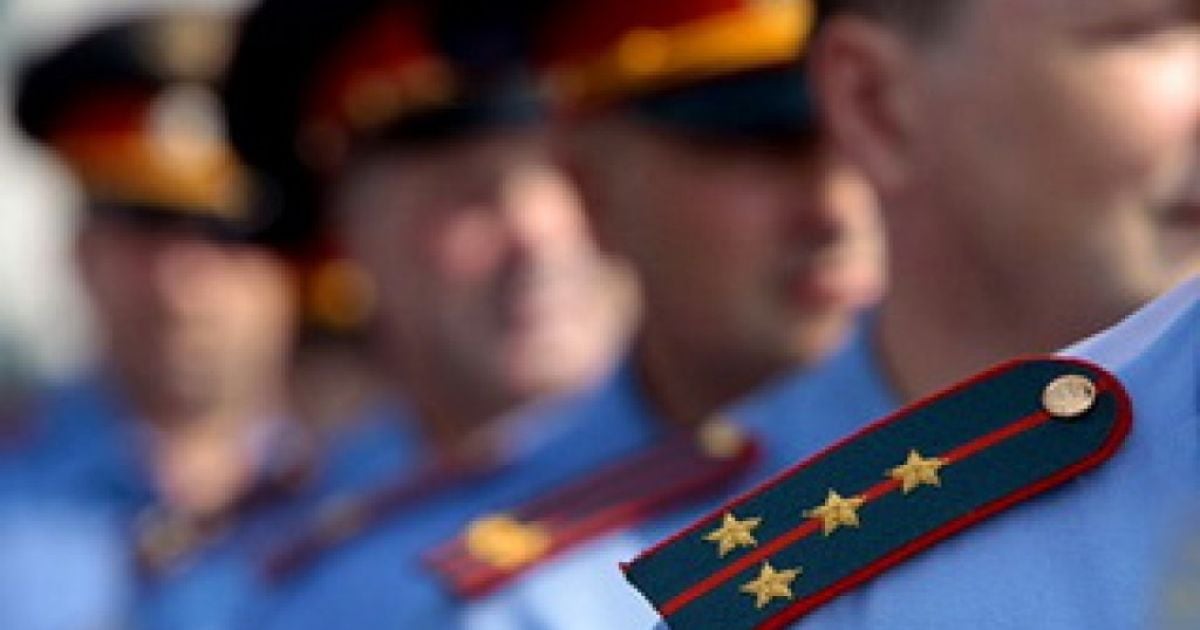 Девушка покусала полицейского