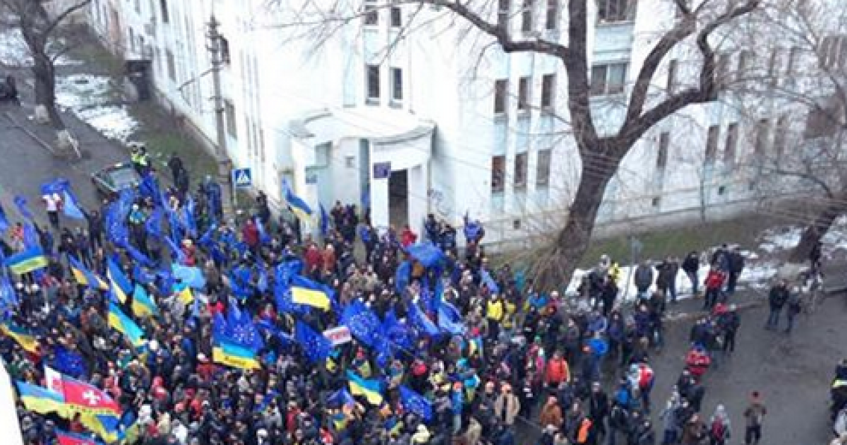 Телеканал "1+1" підтримали 5 тисяч людей.
Фото Павла Мяснова.