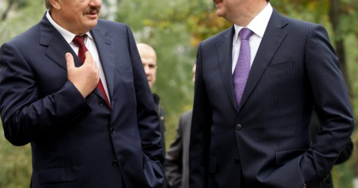 Попова и Сивковича могут освободить от наказания за разгон молодежи 30 ноября