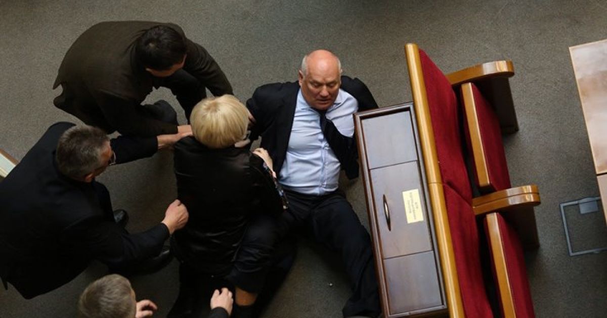 "Свободовцы" толкали регионала